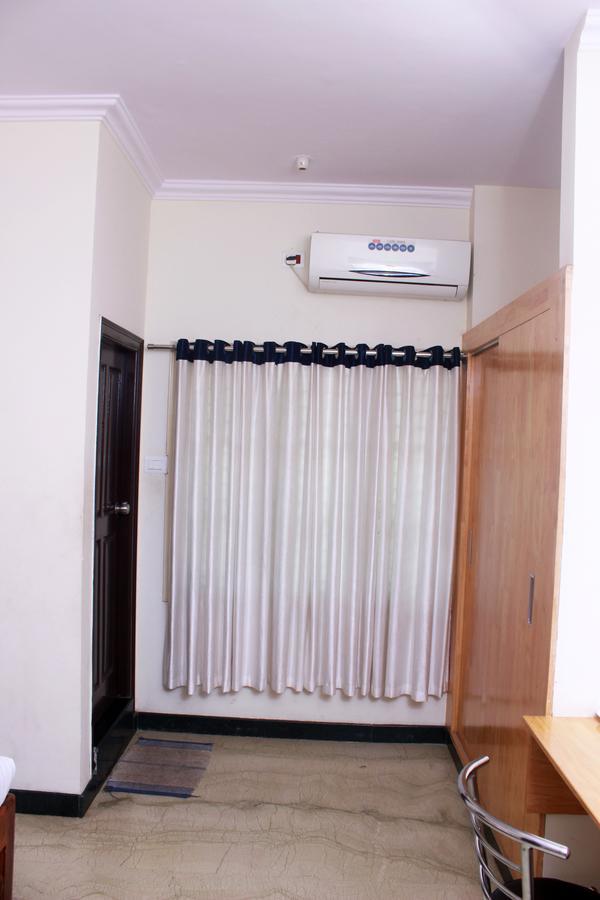 Oyo 1900 Hotel Olive Residency Mysore Buitenkant foto