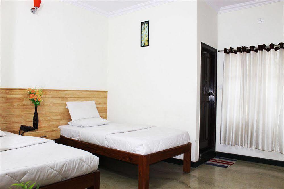 Oyo 1900 Hotel Olive Residency Mysore Buitenkant foto
